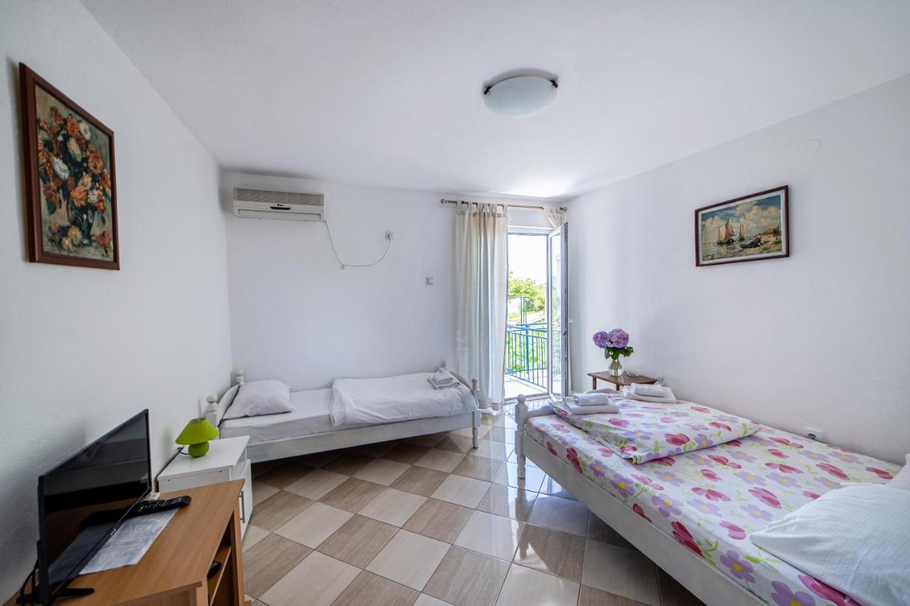 Apartments Vila Nikolic Rafailovici Exterior photo