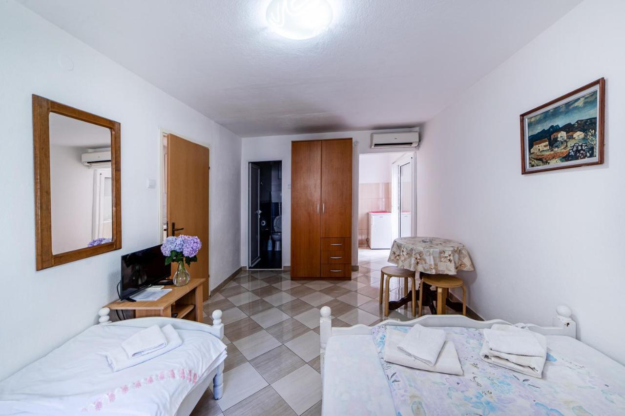 Apartments Vila Nikolic Rafailovici Exterior photo
